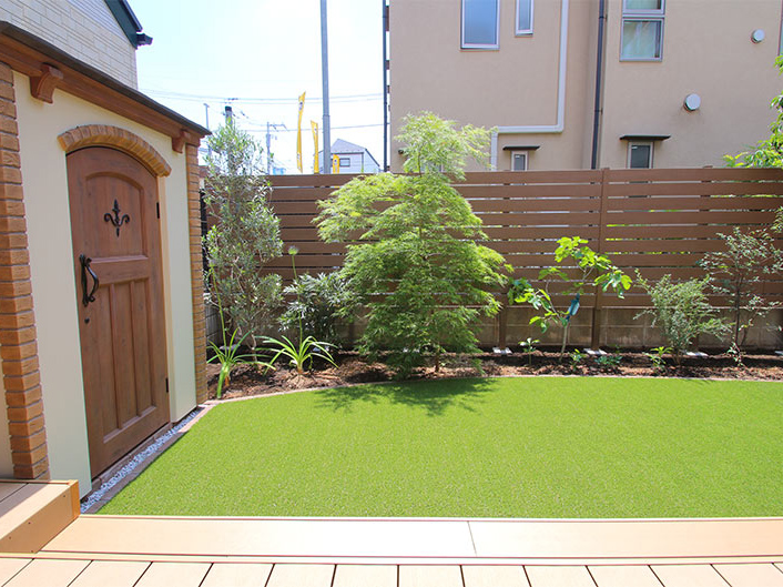 目隠しフェンスと植物コーディネート グリーンケア お庭と外構 エクステリアのデザイン リフォーム 横浜 川崎